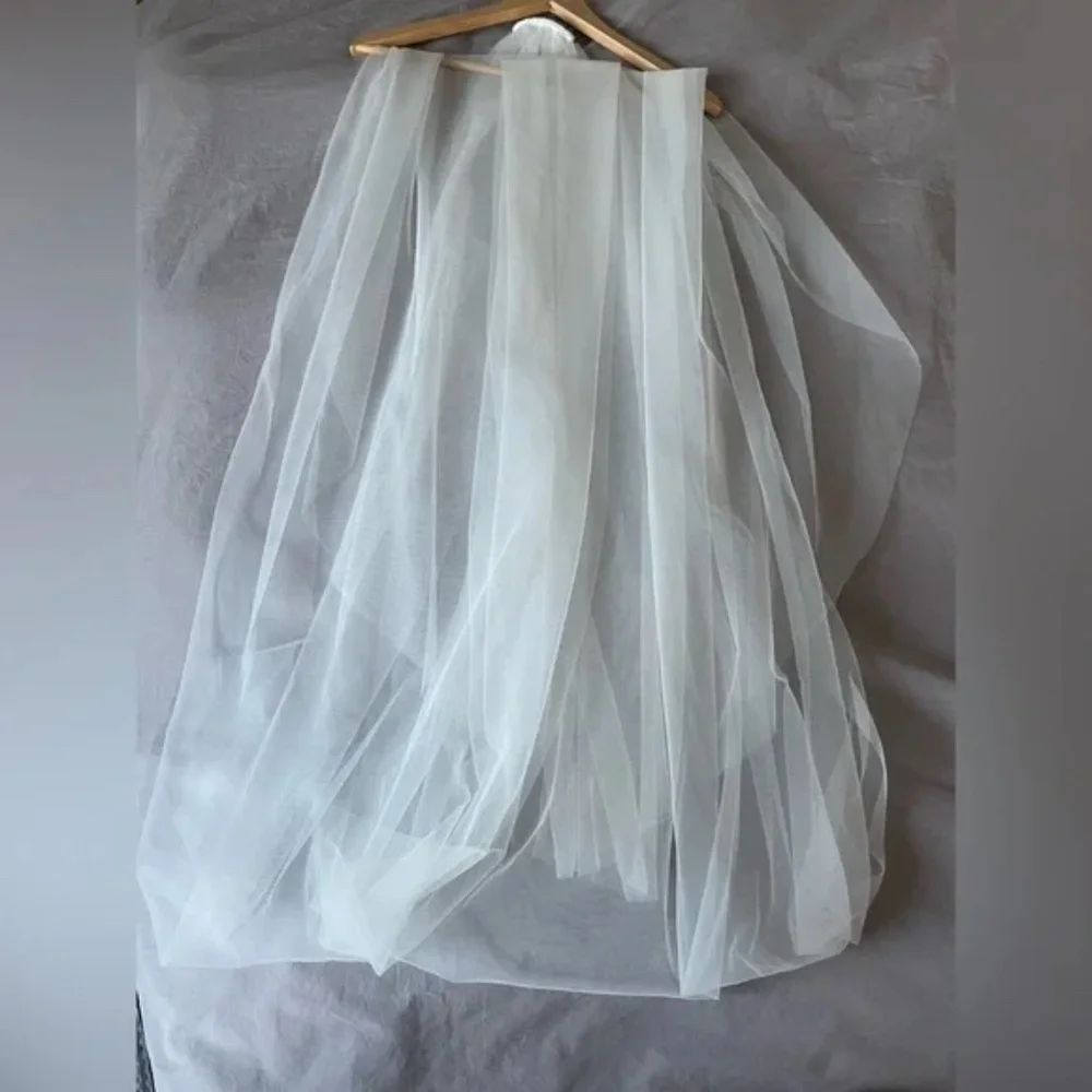 Designer Ivory Cathedral Wedding Veil - Picture 3 of 7